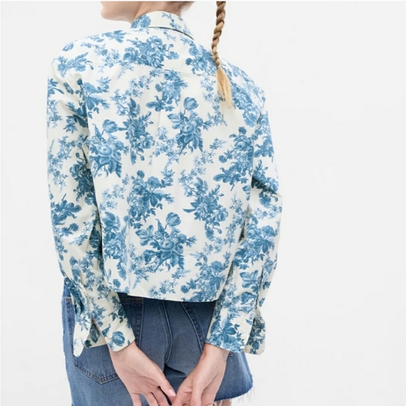Gap x LoveShackFancy White & Blue Rose Floral Cottage Core Print Cropped Shirt - Picture 12 of 13